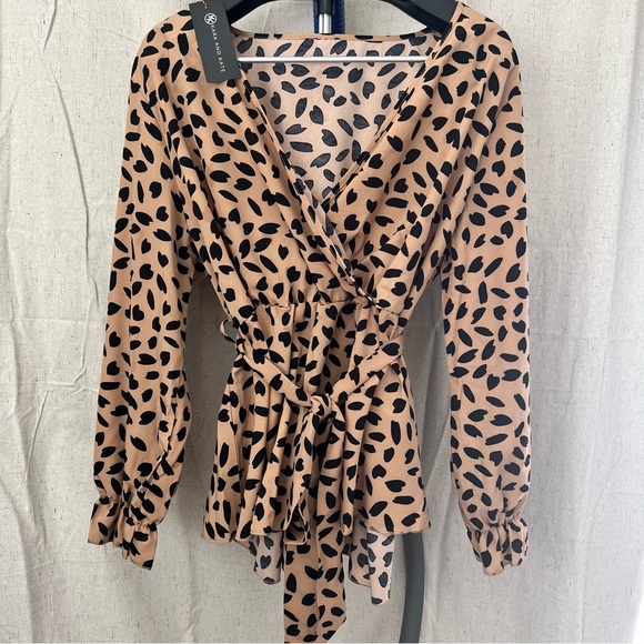 Graphic Wrap Peplum Blouse - Picture 3 of 5